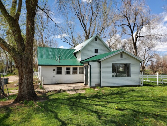 Building Photo - 1434 Wood Ln