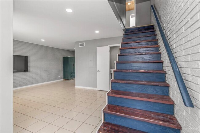 Building Photo - 1600 W Nolana Ave