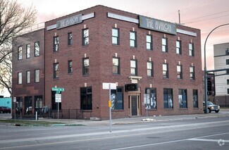 Building Photo - 301 N Broadway Ave