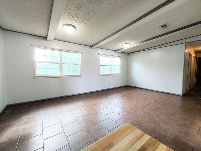 Building Photo - Charming 3 Bed 1 Bath Home Near UMC