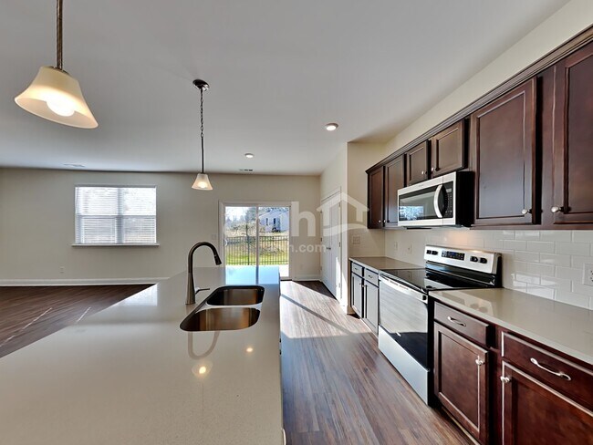 Foto del edificio - 5211 Virtue Ave