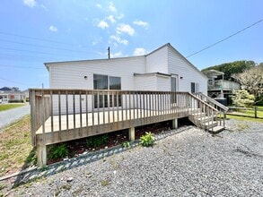 Building Photo - 313 S Topsail Dr