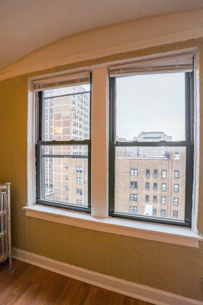 Foto del edificio - 1108 W Rosemont Ave