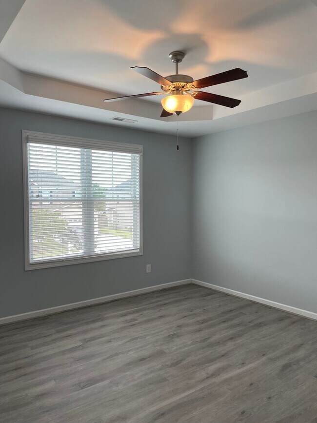 Building Photo - 3 br, 2.5 bath House - 5004 W. Chandler He...