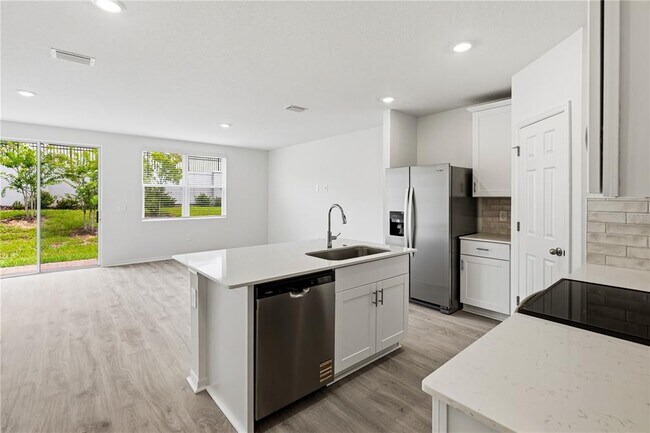 Foto del edificio - 16278 Bird of Paradise Ave