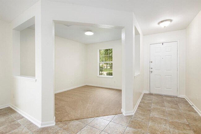 Foto del edificio - 7719 Serene Wood Ln