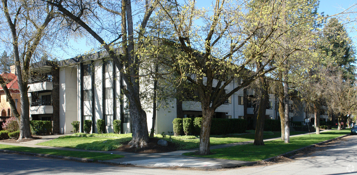 Primary Photo - Pacific Terrace Apartments