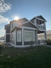 Building Photo - 4326 Mariposa Ln