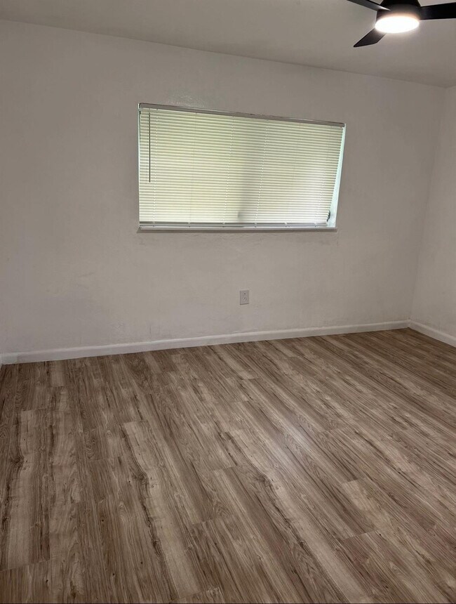 Foto del edificio - 6531 Sherman St