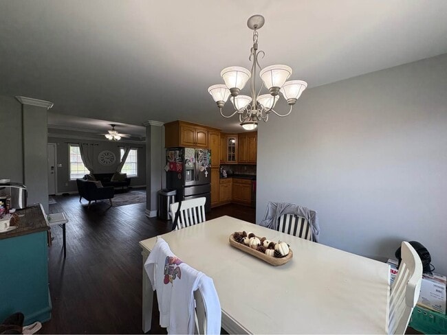 Building Photo - 127 Tine Ln