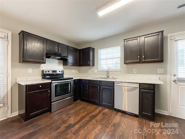 Building Photo - 100 Coventry Dr