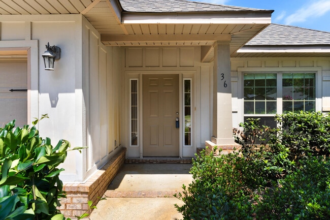 Building Photo - 36 Dickens Dr