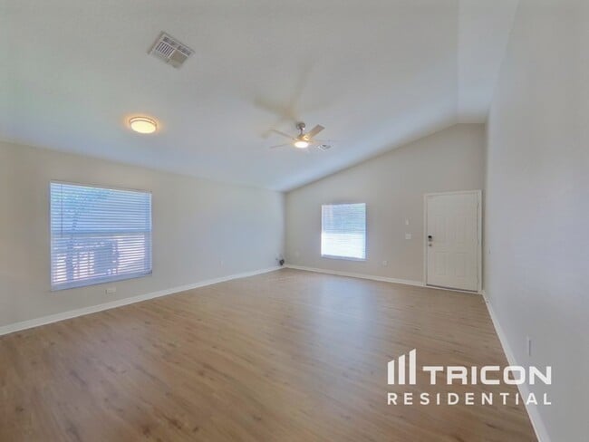 Building Photo - 7505 S Morton St