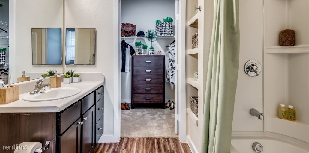 Primary Photo - 2 br, 2 bath Apartment - 2900 Broadmoor Dr