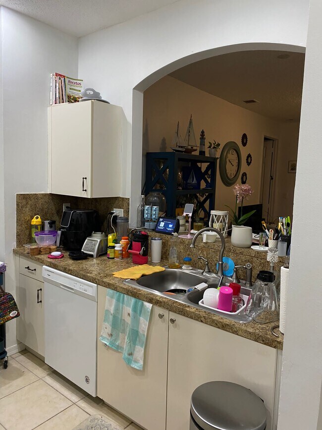 Foto del edificio - 4220 NE 9th St