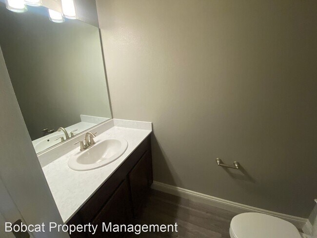 Building Photo - 2 br, 2.5 bath House - 1308 Saltern Dr