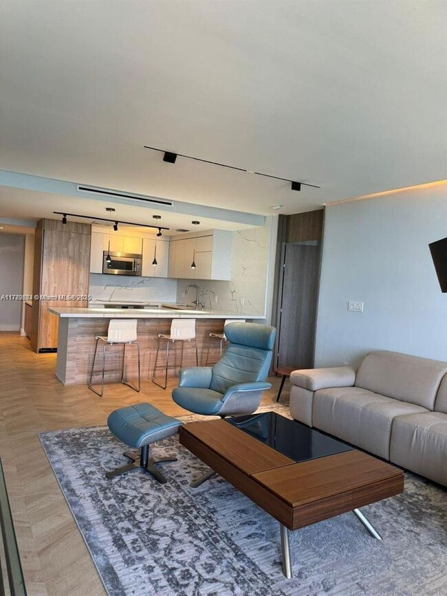 Foto del edificio - 10185 Collins Ave