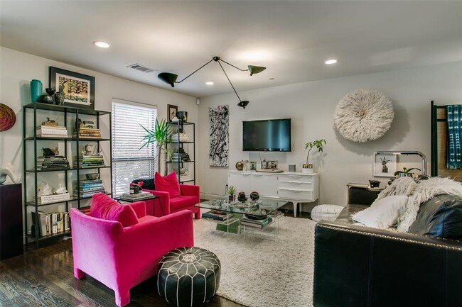 Building Photo - 3501 Normandy Ave