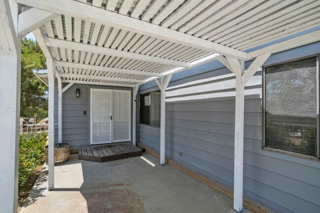Building Photo - 30830 Triple Crown Rd