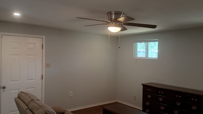 Building Photo - Room in Single Family Home on Congress Ave