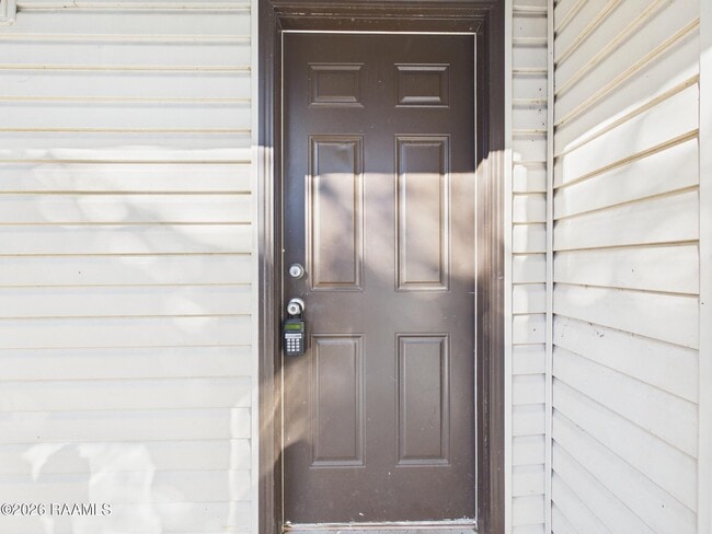 Building Photo - 510 Fox Run Ave