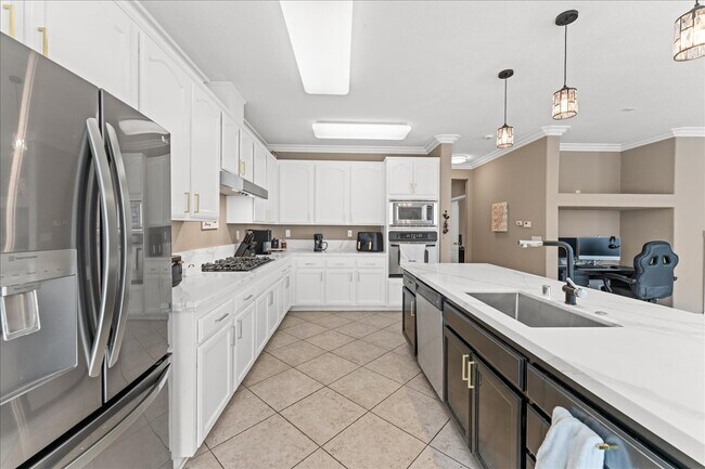 Building Photo - 39 San Tomas Dr