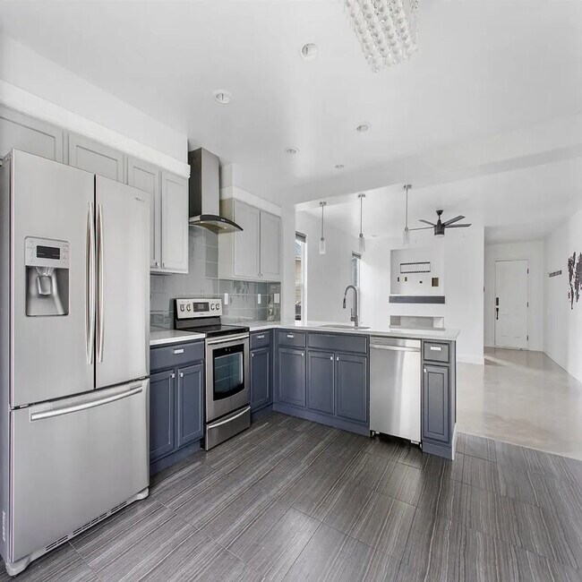 Building Photo - 5560 Kalispell St