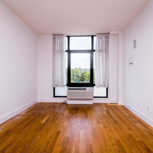 Foto principal - 130 Grand St