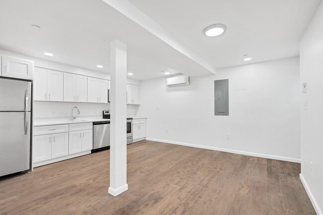 Kitchen - 5333 42nd St NW