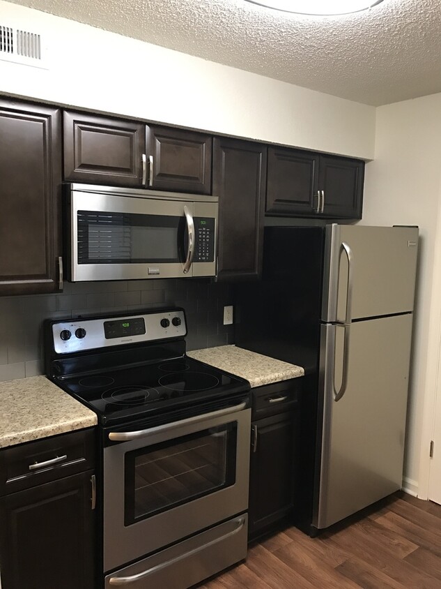 Foto principal - 9411 Willow Ridge Rd