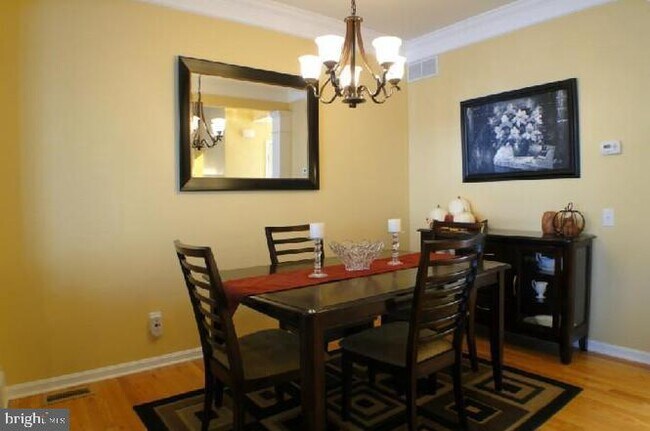 Foto del edificio - 1914 Cavalier Ln