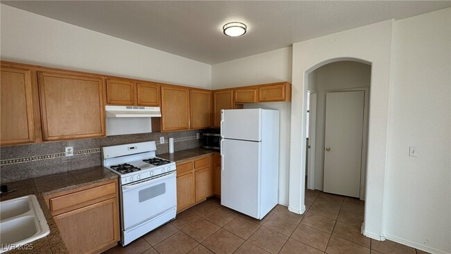 Building Photo - 5055 Midnight Oil Dr