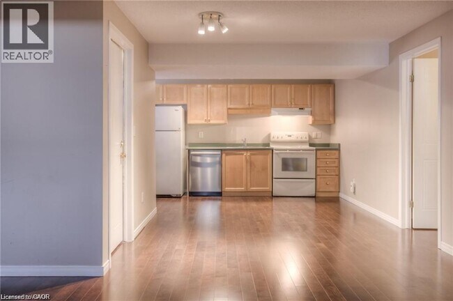 Building Photo - 8 Melran Dr