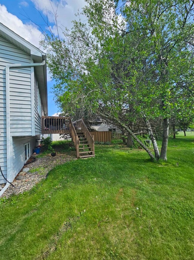 Building Photo - 862 Sky Ridge Dr