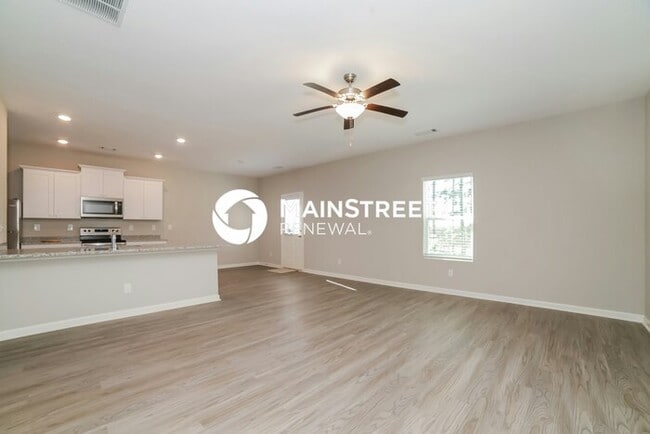 Building Photo - 3 Bedroom Pet-Friendly Home in Villa Rica, GA with Main Street Renewal