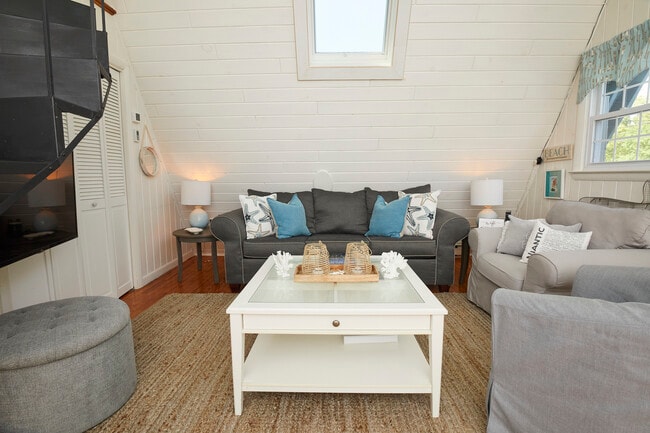 Photo - 68 S Edgewood Rd House