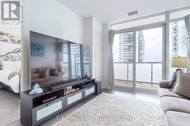 Photo du bâtiment - 2550-2550 Simcoe St N