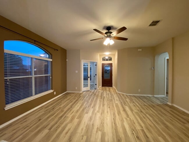 Building Photo - MIRAMAR