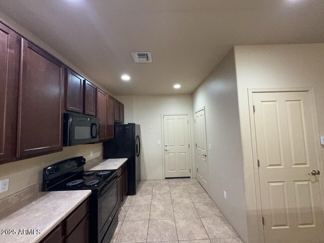 Foto del edificio - 2078 Cascadia Dr