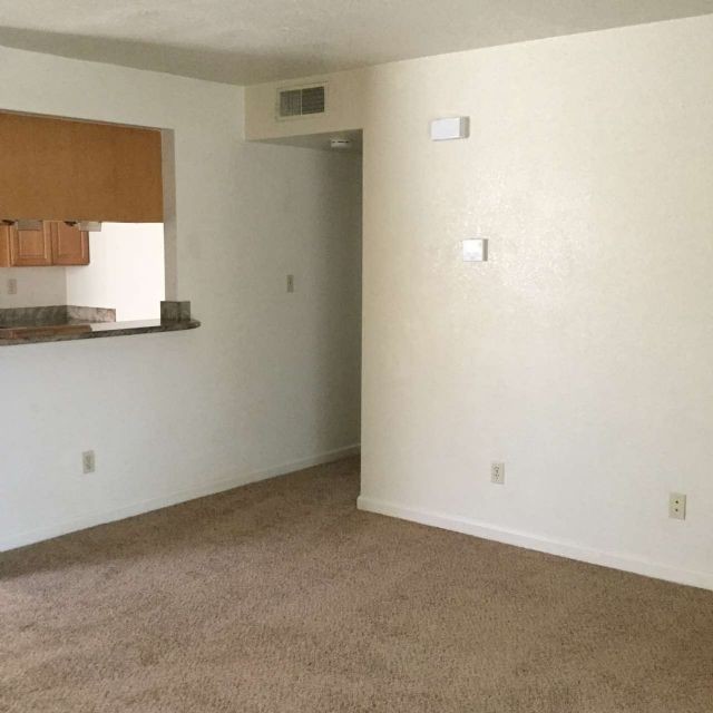 Building Photo - Condo For Rent in Turlock