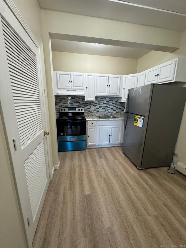 Foto principal - 1053 E Main St