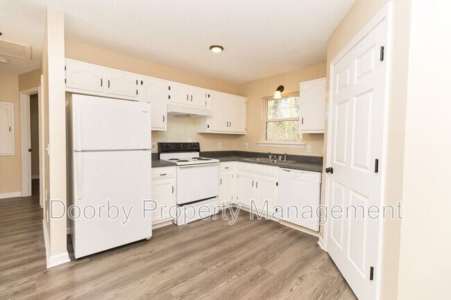 Building Photo - 2425 Ashmore Ave