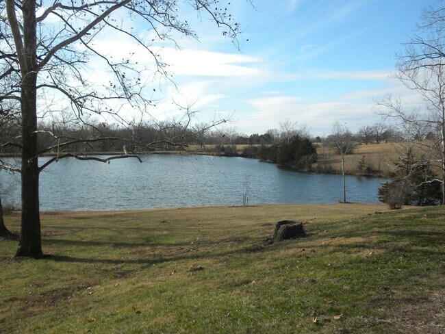 Foto del edificio - 1 Bedroom Country Home with Lake