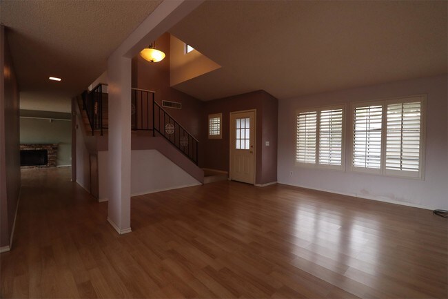 Building Photo - 2314 Lone Pine Dr