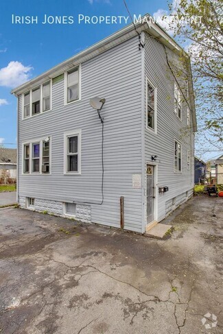 Building Photo - 175 Freund St