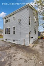 Building Photo - 175 Freund St