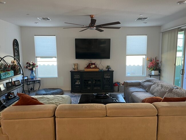 Building Photo - 22 Sun Lily Ln