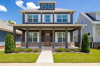 Building Photo - 324 Gardens Ln