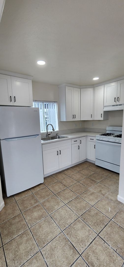 Foto del edificio - 2 bed, 1 bath