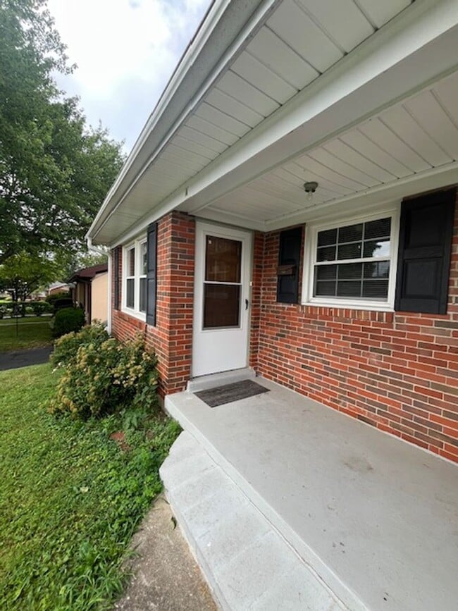 Foto del edificio - 2160 Winterberry Dr